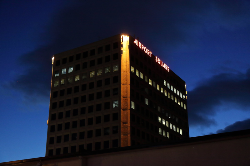 Illustration for article titled Pics from the Curbside: 2018-02-04 to Marpole at Dusk and Night